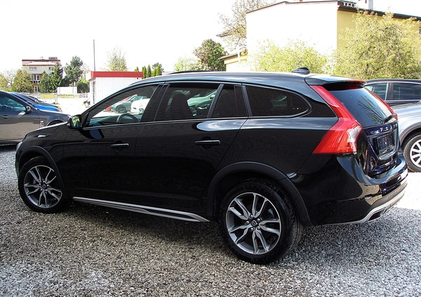 Volvo V60 Cross Country cena 62800 przebieg: 241000, rok produkcji 2015 z Rzeszów małe 631